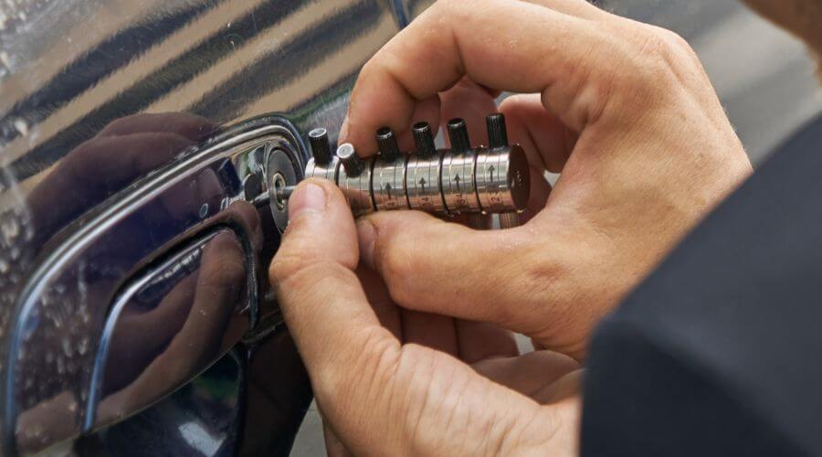 Professional gutter cleaning in Dayton, IN